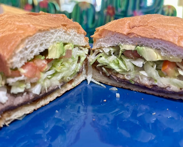 Pollo Torta (Chicken Sandwich).